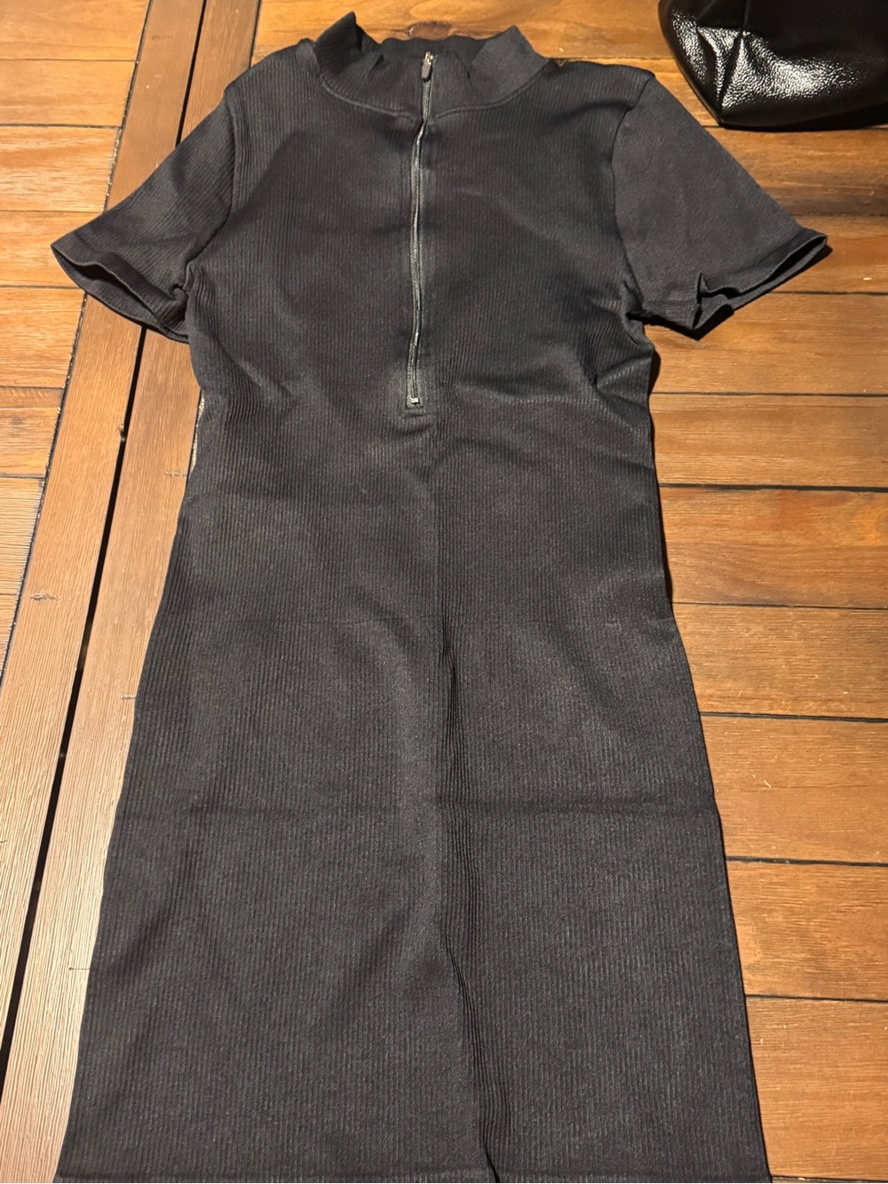 OQQ Women's Black Short-Sleeve Ribbed Zip-Front Dress